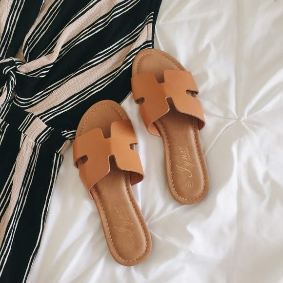 ❗️1 Left 8.5❗️NWT Brown Sandals - Picture 2 of 4
